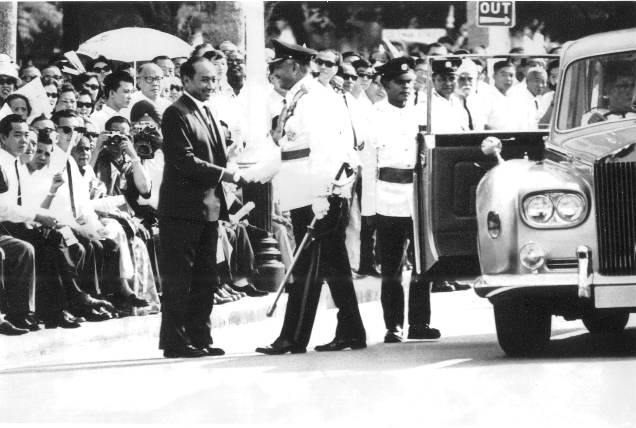 National Day Parade at the Padang, 1966. Dr Goh receiving then President Yusof Ishak.Collection of Yusof Ishak, courtesy of National Archives of Singapore.